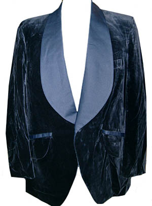 <strong>(42/43 short) 1970s Tuxedo Jacket</strong> BLUE VELVET. wide satin lapels