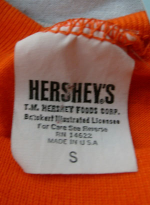 (XS) vintage Reese's Peanut Butter Cups t-shirt!!  ORANGE, AWESOME, AND DELICIOUS!!