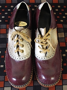 (8.5) Men's vintage 1970s 2-Tone Maroon & Off White Leather Oxford Disco Platforms!