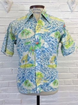 (M) Vintage 70's Mens Hawaiian Shirt! Huts & Palm Trees Surrounded by Water!