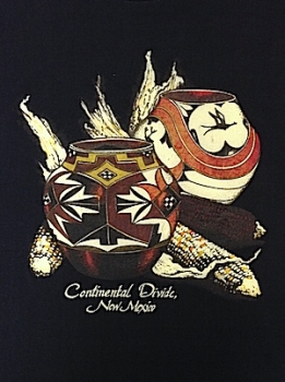 (M-L) Vintage 80s T-Shirt. slightly faded black, Indian pottery. New Mexico