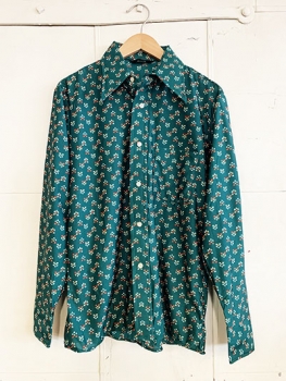 (M) Mens Vintage 70s Disco Shirt. Dark Green w/Bright Orange, Yellow & Tan Triangle Design.